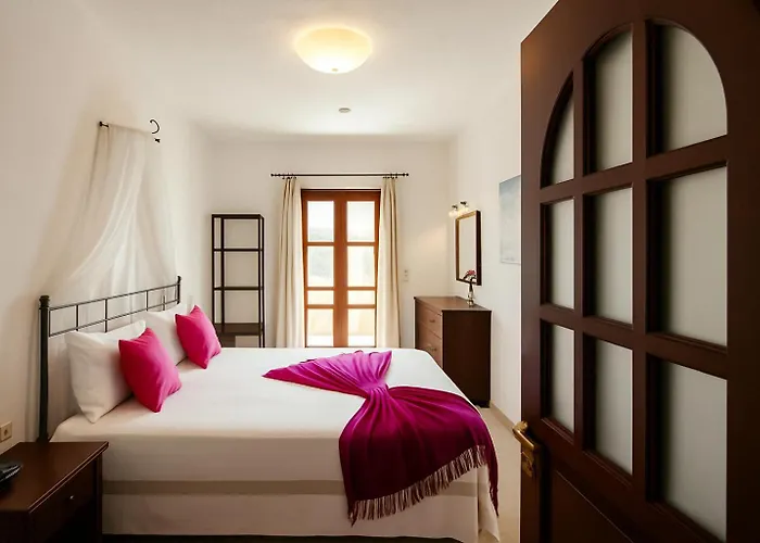 Enosis - Argo Beachside Flat Apartment